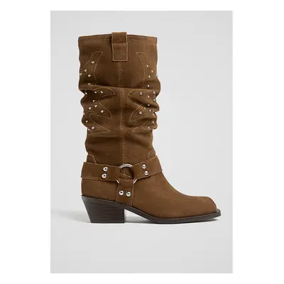 Stradivarius Botas de pele tipo cowboy com tachas CASTANHO